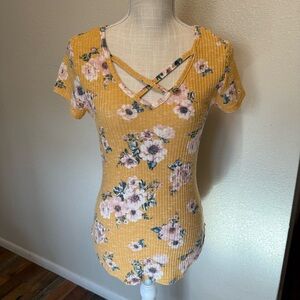 Almost Famous Floral Yellow Women's Top - Size Medium